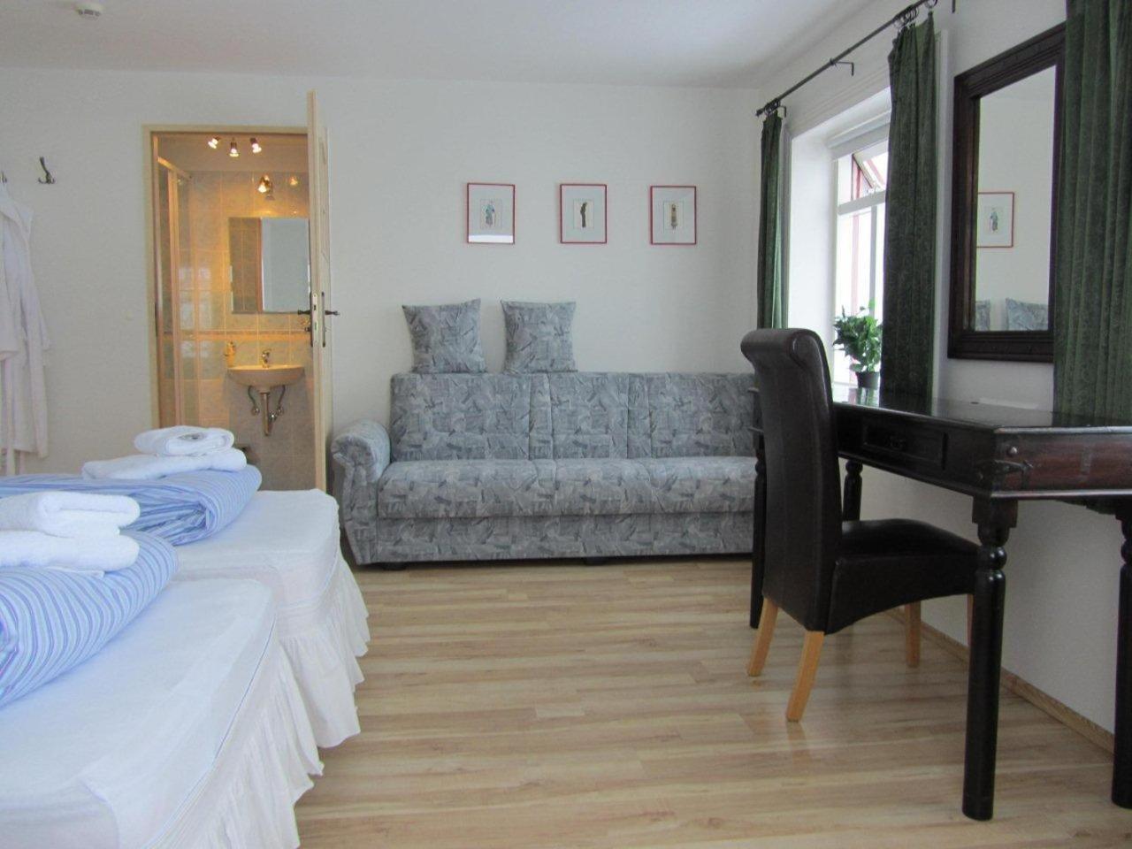 Guesthouse Storu-Laugar Екстериор снимка