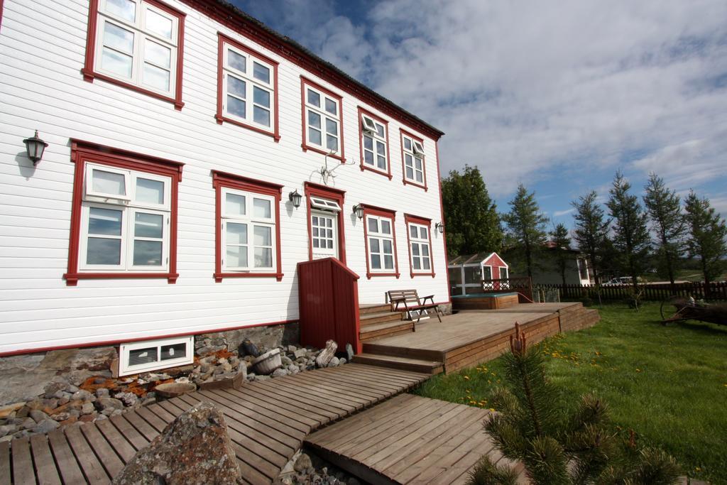 Guesthouse Storu-Laugar Екстериор снимка