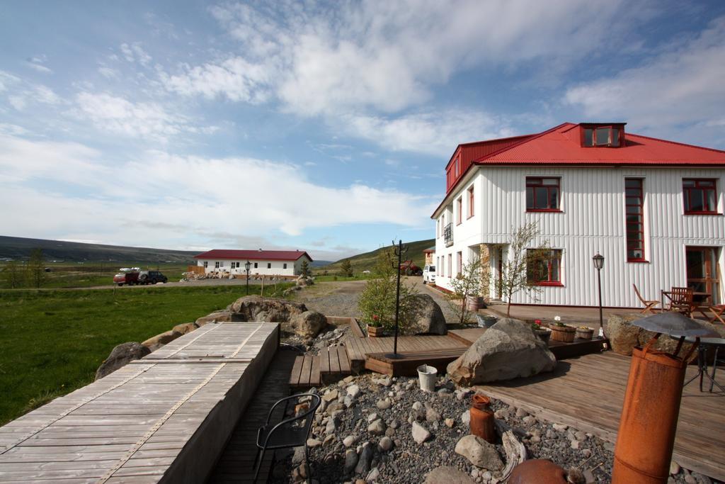 Guesthouse Storu-Laugar Екстериор снимка
