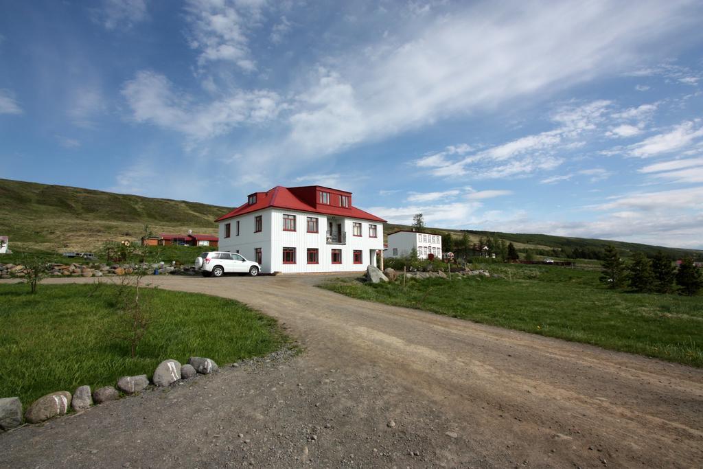 Guesthouse Storu-Laugar Екстериор снимка